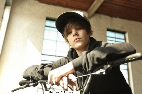 justin drew bieber (n. 1 martie 1994) este un pop/r&b de origine Şi-a �nceput cariera pe