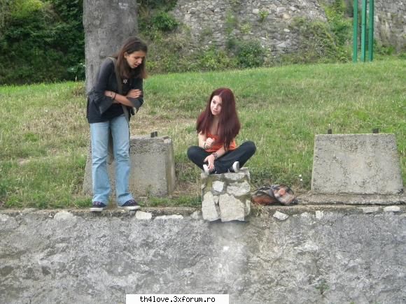 da e hane, si e in rochie :rotfl:  lenea verde.